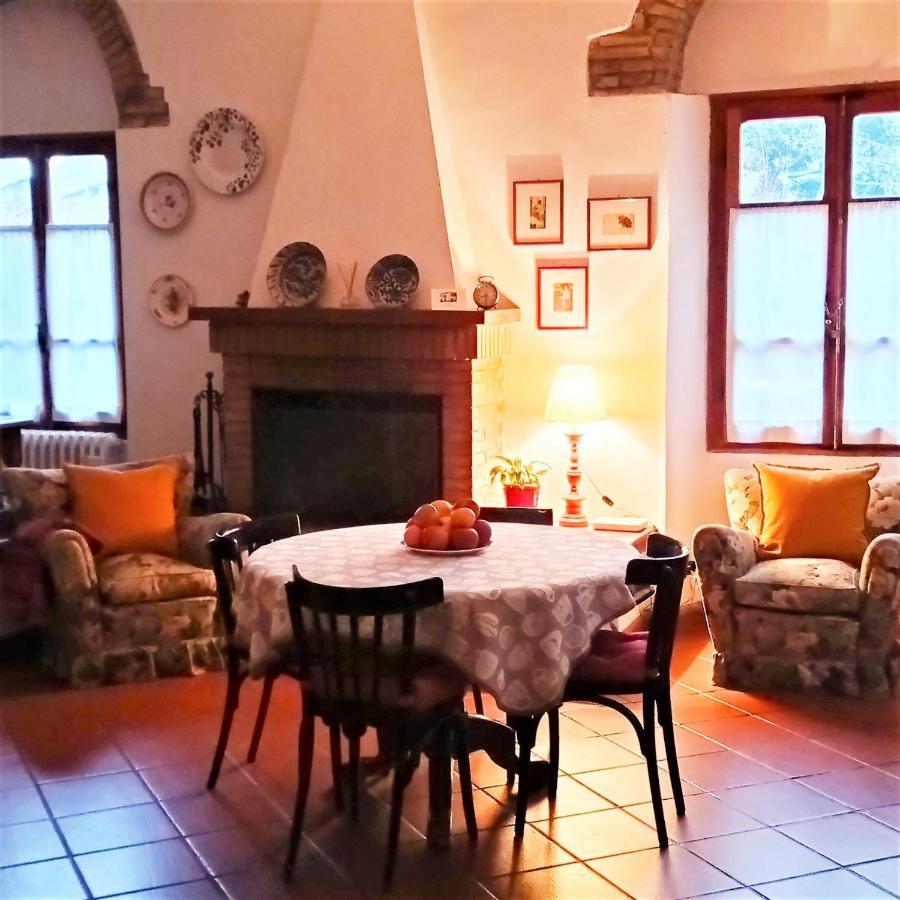 Casa Bartolacci Charme In Бивильяно Экстерьер фото