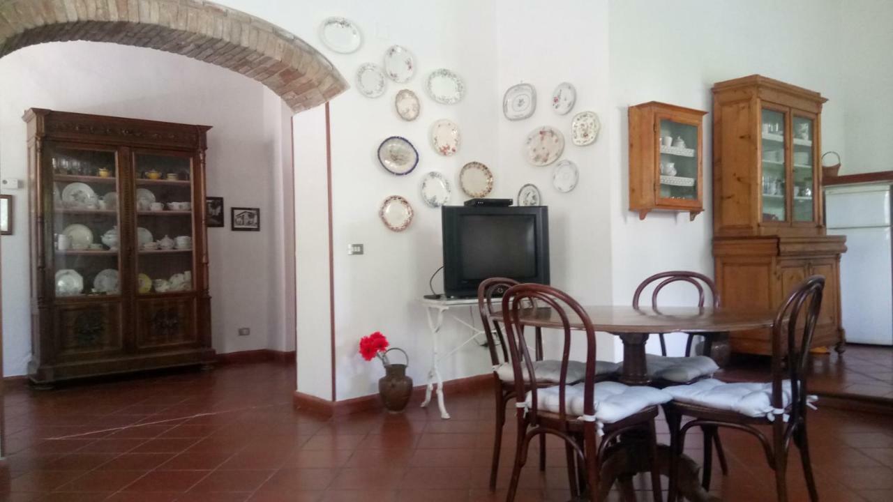 Casa Bartolacci Charme In Бивильяно Экстерьер фото